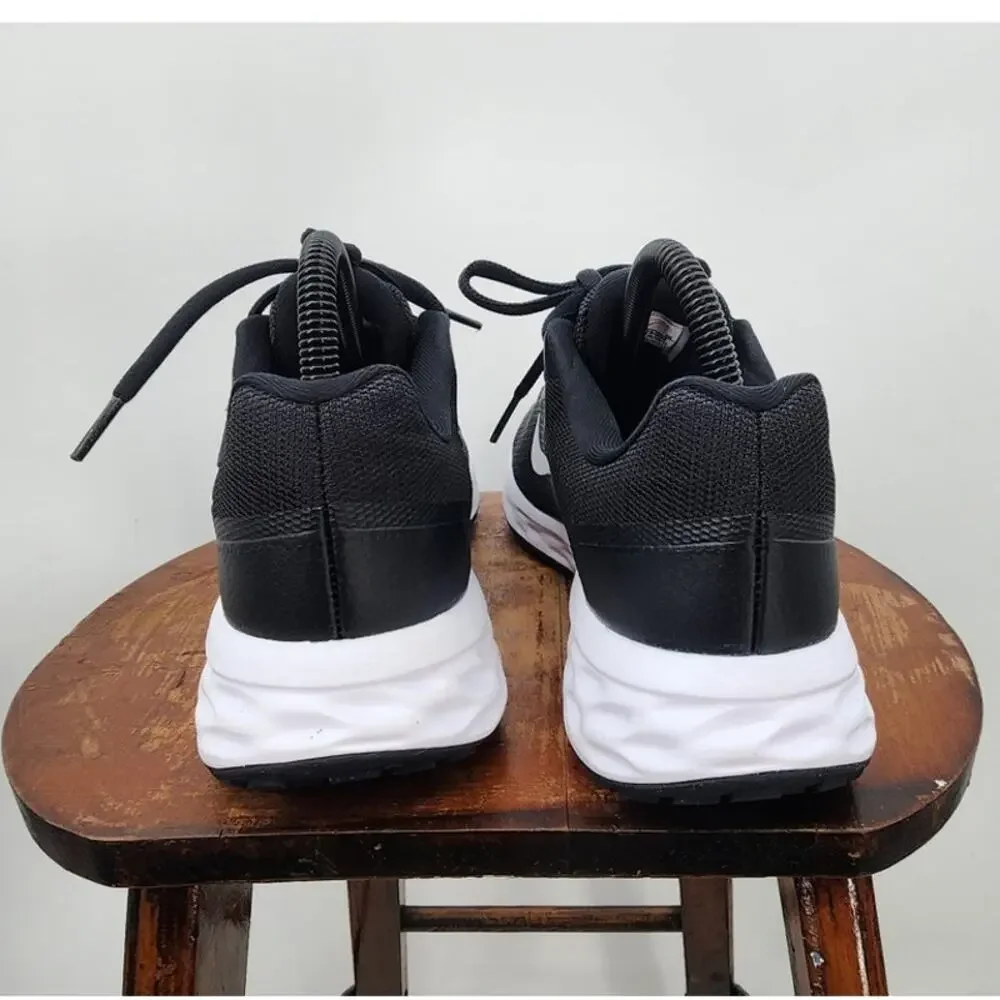 New Nike Revolution‎ 6 Men's Running Shoes Size 7 Black White Running